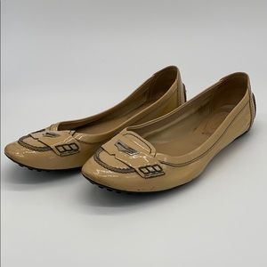 Tods nude patent leather driving loafers size 38